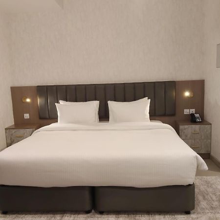Vogo Grand Hotel Formerly Best Western Plus Hotel Dubai Academic City Exterior foto